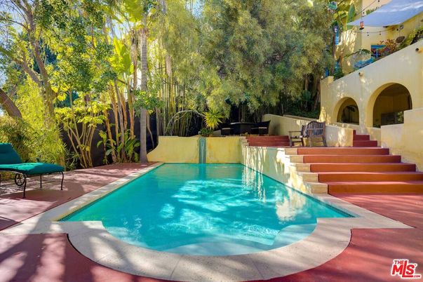 Exterior, Pool