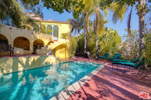 Exterior, Pool