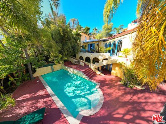 Exterior, Pool