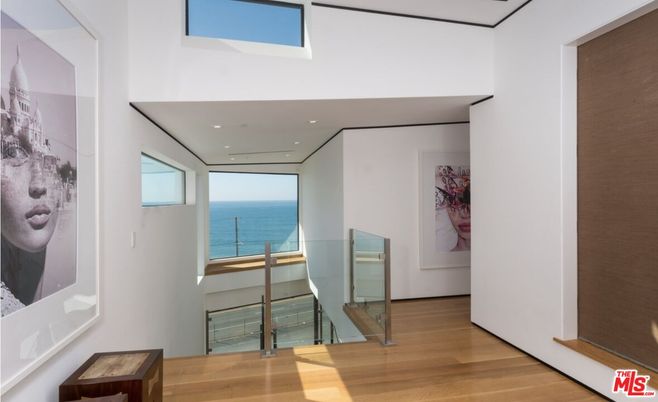 Interior, Recessed Lighting, Water, Wood Texture Flooring