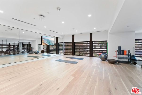 Fitness Equipment, Interior, Recessed Lighting, Wood Texture Flooring