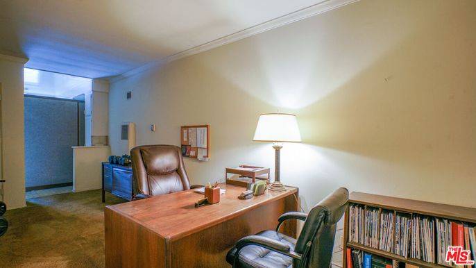 Home Office, Interior