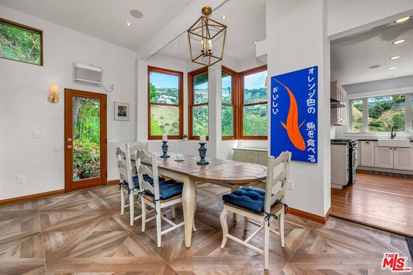 Dining room, Interior, Kitchen, Pendant Lights, Recessed Lighting, Wood Texture Flooring