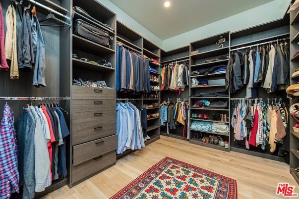 Interior, Recessed Lighting, Walk-in Closets, Wood Texture Flooring