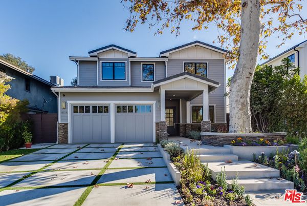 Attached, Exterior, Facade, American Craftsman