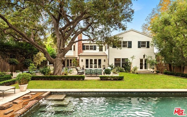 Backyard, Exterior, Pool