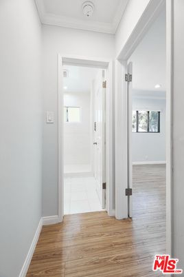 Bathroom, Interior, Recessed Lighting, Wood Texture Flooring