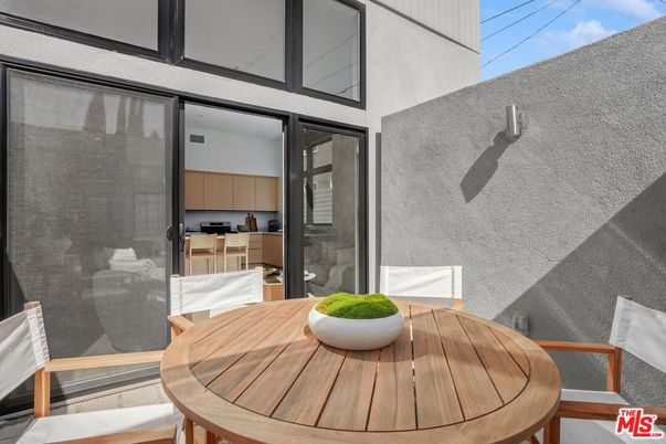Dining room, Exterior