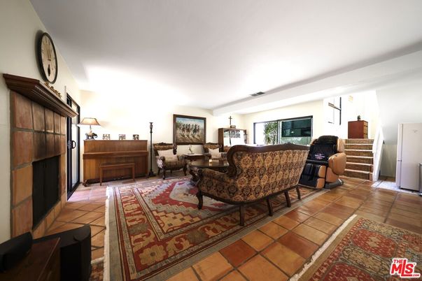 Interior, Living room, Piano