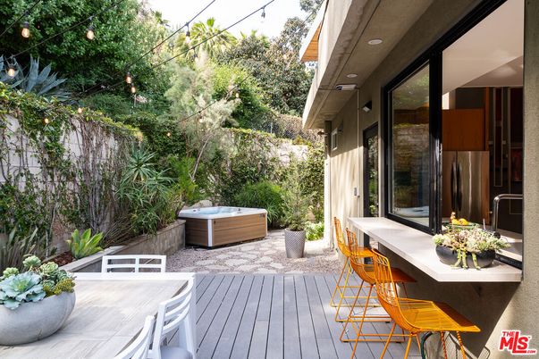 Exterior, Hot Tub