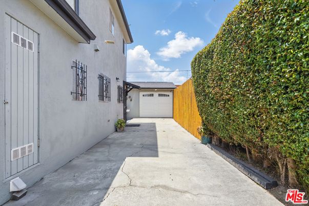 Detached Garage, Exterior