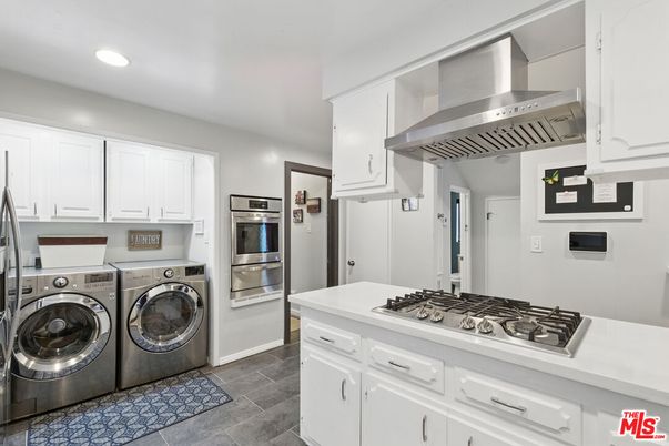 Interior, Kitchen, Recessed Lighting, Stainless Steel Appliances, Washer