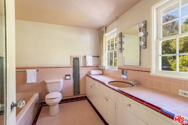 Bathroom, Interior, Tile Countertops