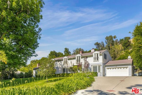 Attached, Backyard, Exterior, Facade, Farmhouse