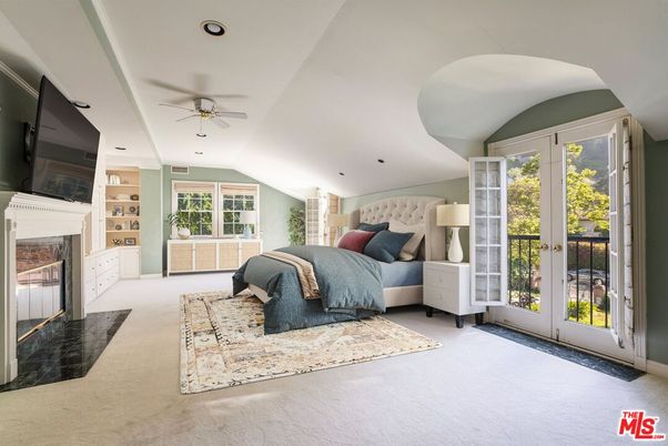 Bedroom, Fireplace, Interior, Recessed Lighting