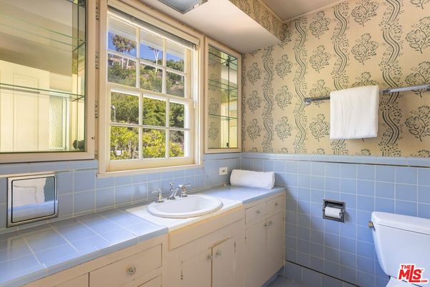 Bathroom, Interior, Tile Countertops