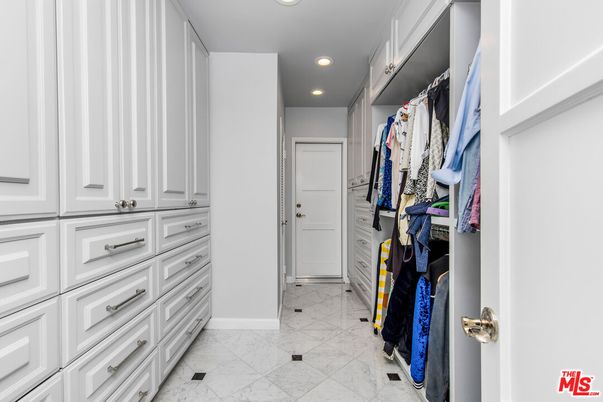 Interior, Marble, Recessed Lighting, Walk-in Closets
