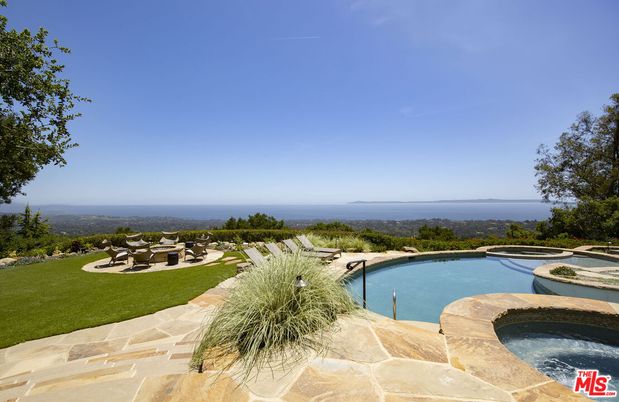 Exterior, Pool, Water