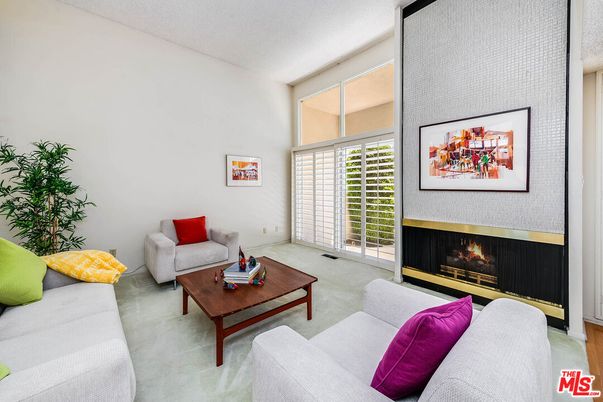Fireplace, Interior, Living room