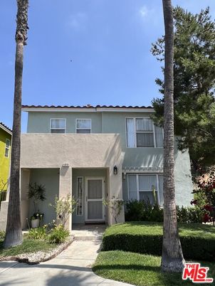 Exterior, Facade, Mediterranean