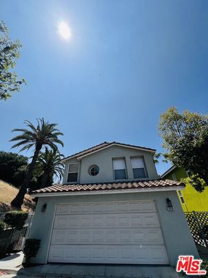 Attached, Exterior, Facade, Mediterranean