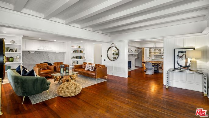 Dining room, Interior, Kitchen, Living room, Pendant Lights, Recessed Lighting, Wood Texture Flooring