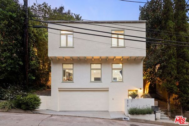 Attached, Exterior, Facade, Modern