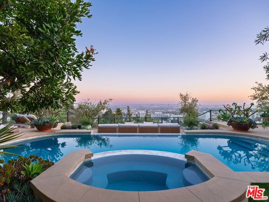 Exterior, Pool, Water