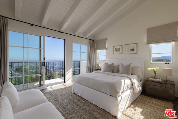 Bedroom, Interior, Water