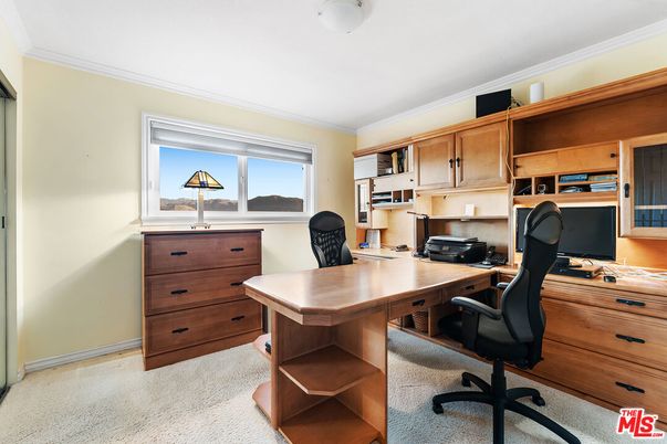 Home Office, Interior
