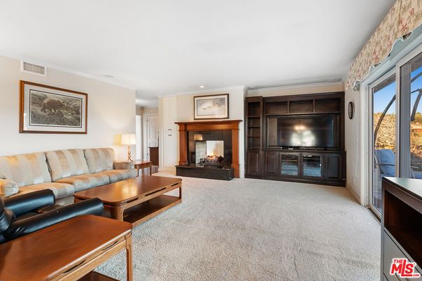 Fireplace, Interior, Living room