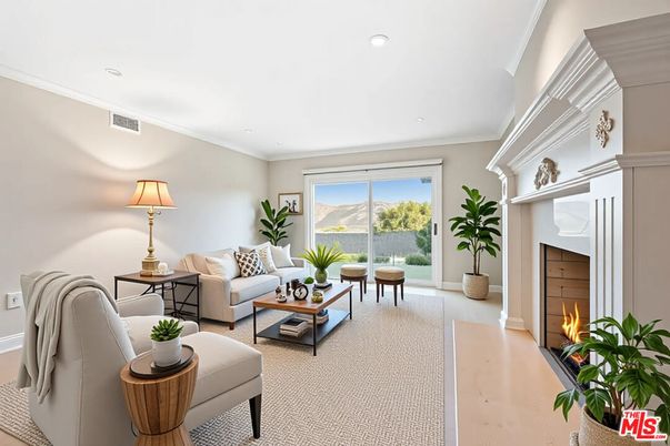 Fireplace, Interior, Living room, Recessed Lighting