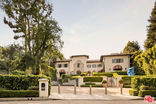 Backyard, Exterior, Facade, Mediterranean