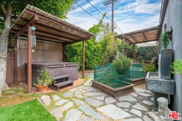 Exterior, Hot Tub