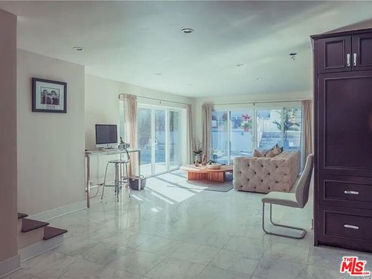 Interior, Marble, Recessed Lighting, Water