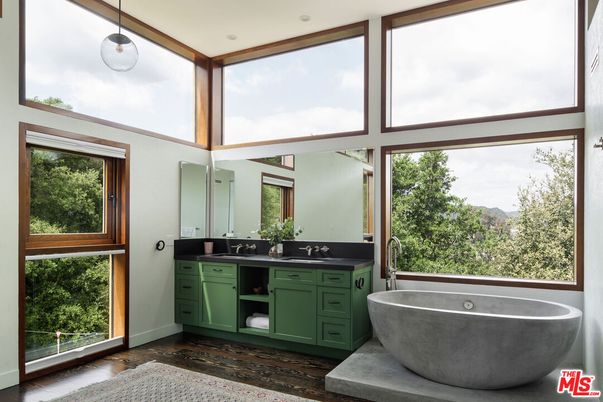 Bathroom, Free Standing Baths, Interior, Pendant Lights, Recessed Lighting, Wood Texture Flooring