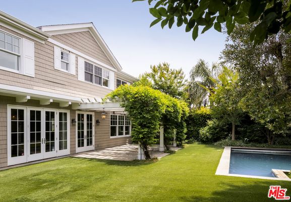Backyard, Exterior, Pool