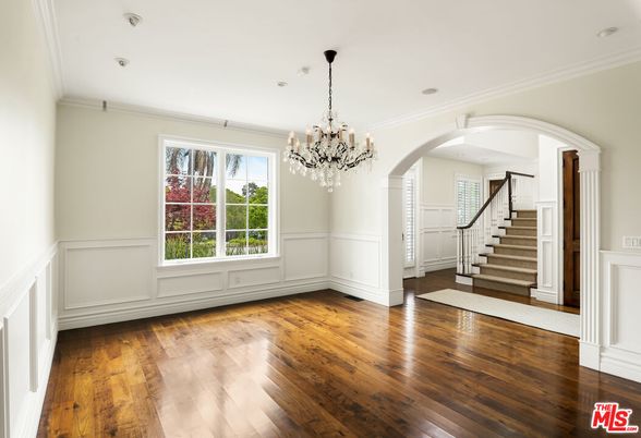 Chandelier, Empty room, Interior, Recessed Lighting, Wood Texture Flooring