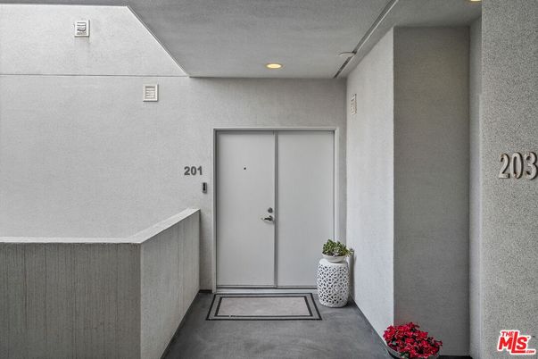 Exterior, Recessed Lighting