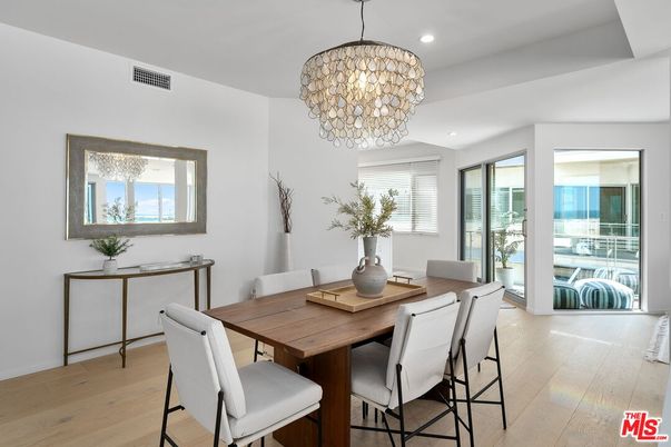 Chandelier, Dining room, Interior, Recessed Lighting, Wood Texture Flooring
