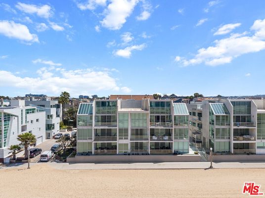 Exterior, Facade, Condo Building