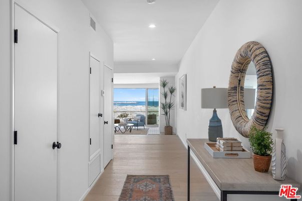 Interior, Recessed Lighting, Water, Wood Texture Flooring