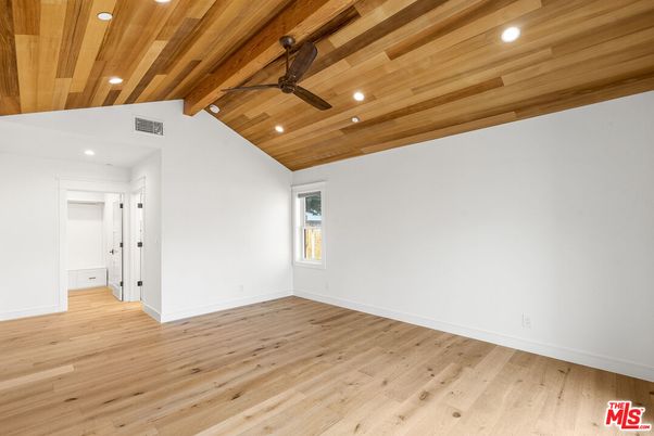 Empty room, Interior, Recessed Lighting, Wooden Beams, Wooden Ceilings, Wood Texture Flooring