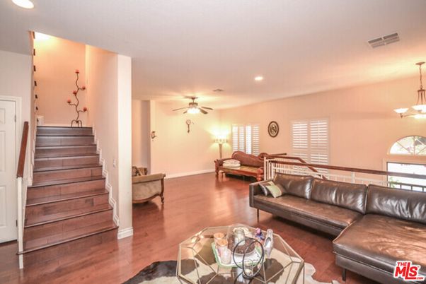 Interior, Living room, Pendant Lights, Recessed Lighting, Wood Texture Flooring