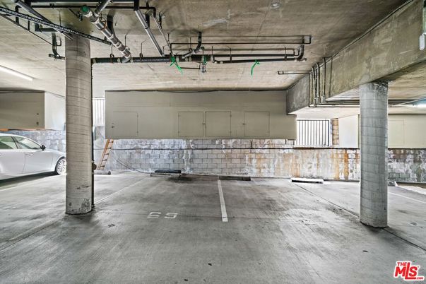 Garage, Interior