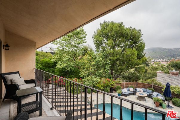 Exterior, Pool, Other