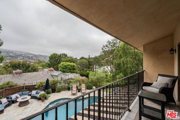 Exterior, Pool, Other