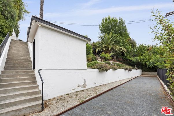 Detached Garage, Exterior
