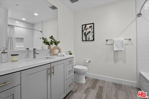 Bathroom, Interior, Recessed Lighting, Wood Texture Flooring