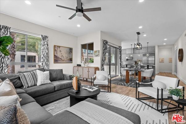 Dining room, Interior, Kitchen, Living room, Pendant Lights, Recessed Lighting, Wood Texture Flooring